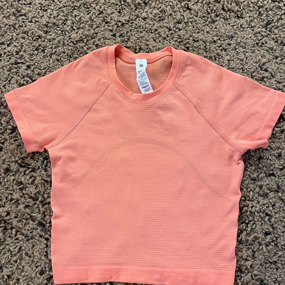 Swiftly Tech Cropped Short-
Sleeve Shirt 2.0
Coral Kiss 4
